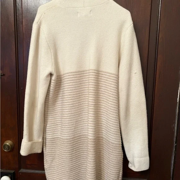 Elle Women's Elegant Cream Ribbed Cardigan - Picture 5 of 7